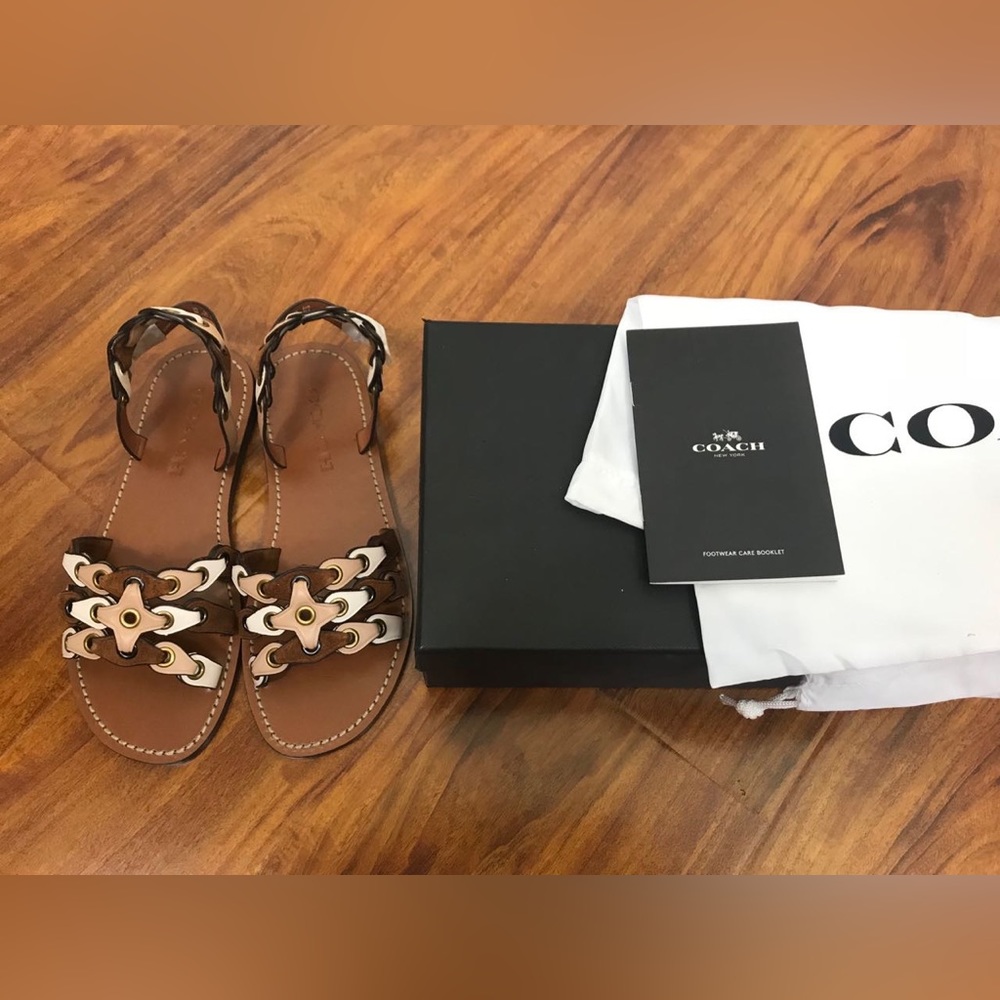 NWT Coach Leather & Suede Buckle Sandal Size 6